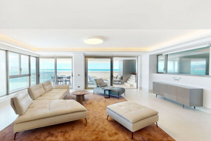 8f4da4c1d7cfab3588e22dd2f038acc8 - 20