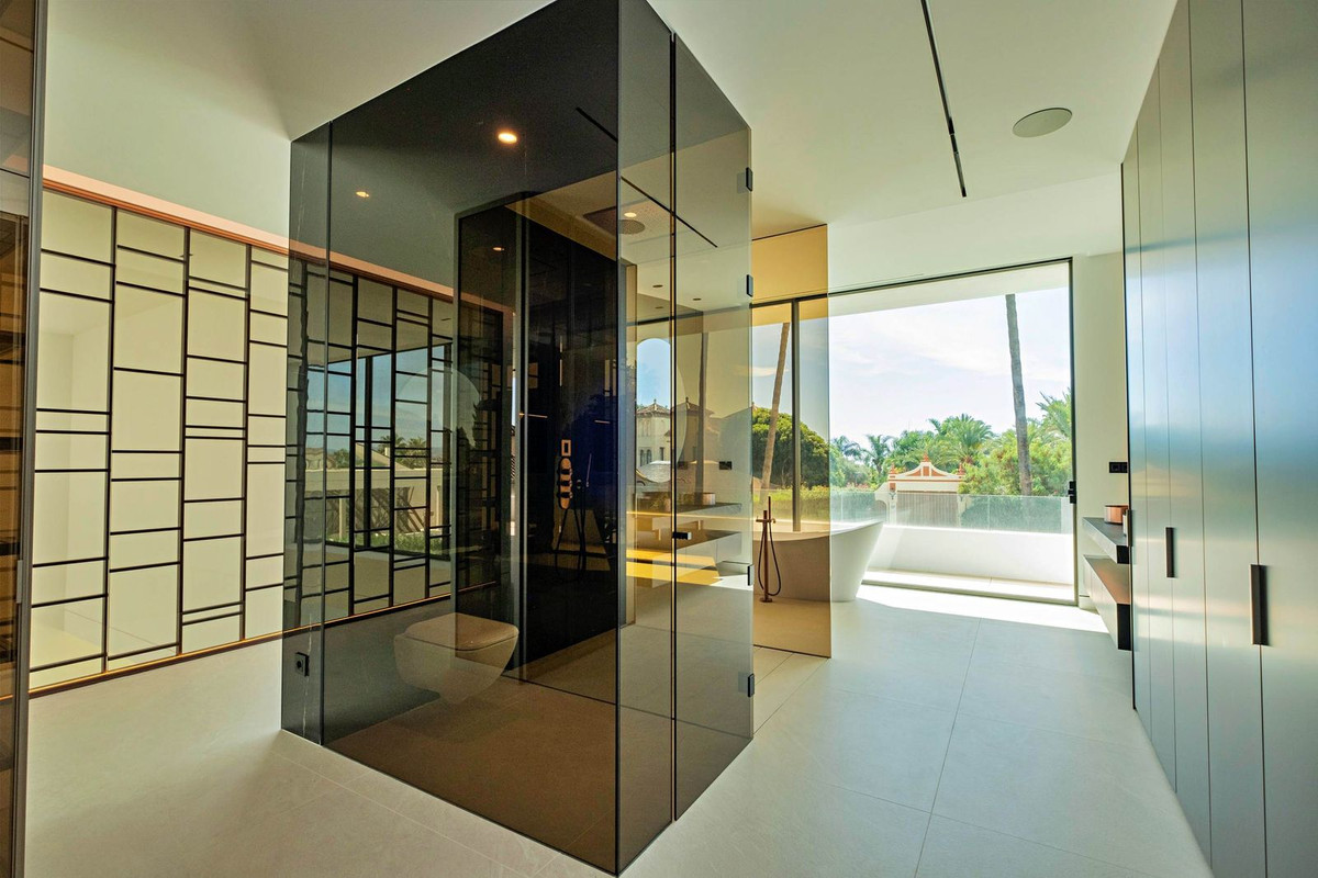 900c51a01b48aa6b863cb4dae052150d - 16