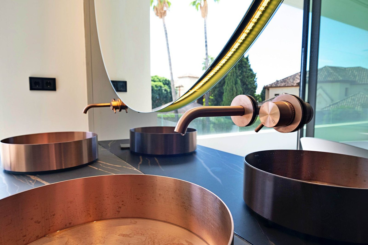 900c51a01b48aa6b863cb4dae052150d - 19