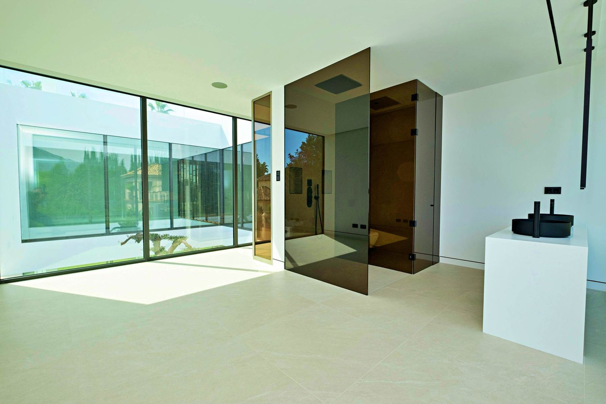 900c51a01b48aa6b863cb4dae052150d - 21