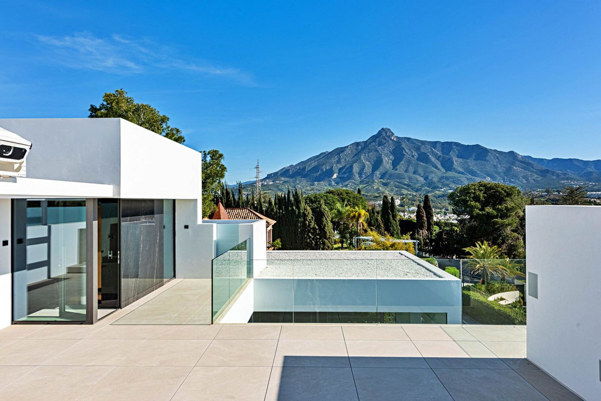 900c51a01b48aa6b863cb4dae052150d - 25