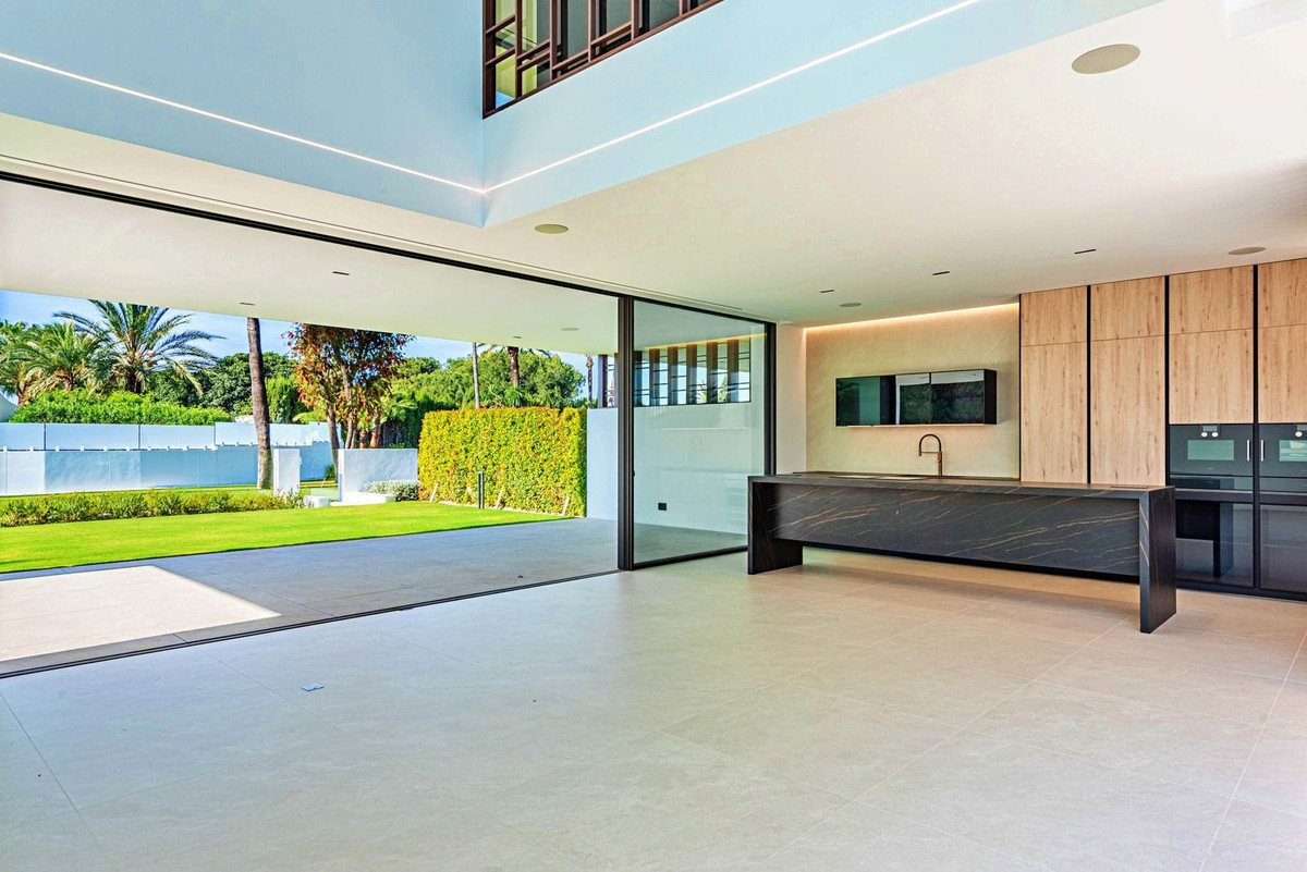 900c51a01b48aa6b863cb4dae052150d - 6