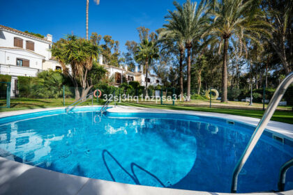 90ab8b2ce71f2674c0cbb6a31cec0ed1 - 21