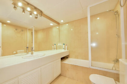 90ef065a801a4b5ba9609903c81a820d - 9