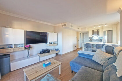 933092f40d44848fccfed9638be589e7 - 10