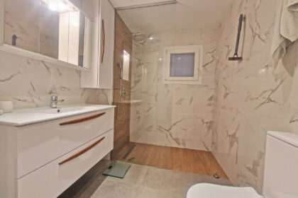 933092f40d44848fccfed9638be589e7 - 25