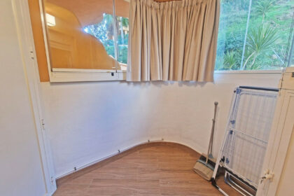 933092f40d44848fccfed9638be589e7 - 32