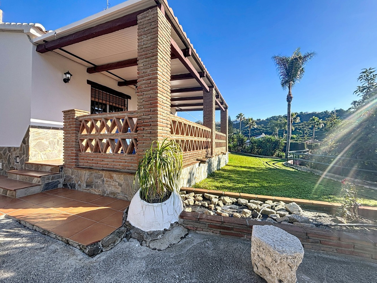 9335302e5b989bbb7fd08b066c86eb8d - 1