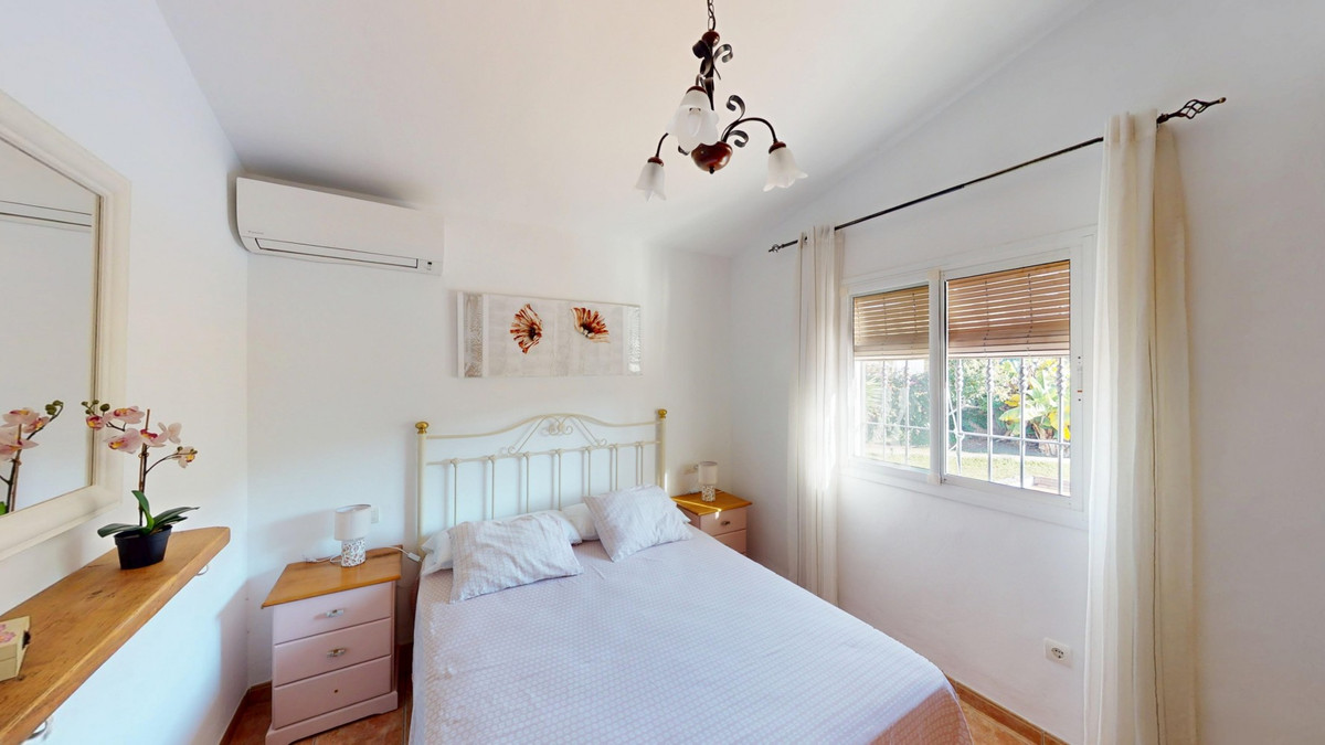 9335302e5b989bbb7fd08b066c86eb8d - 13