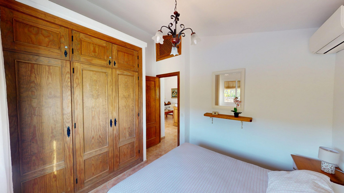 9335302e5b989bbb7fd08b066c86eb8d - 14