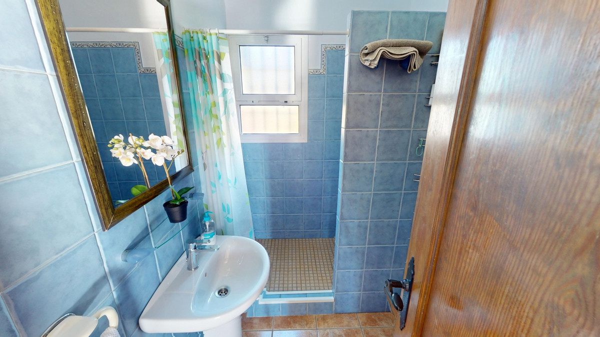 9335302e5b989bbb7fd08b066c86eb8d - 15