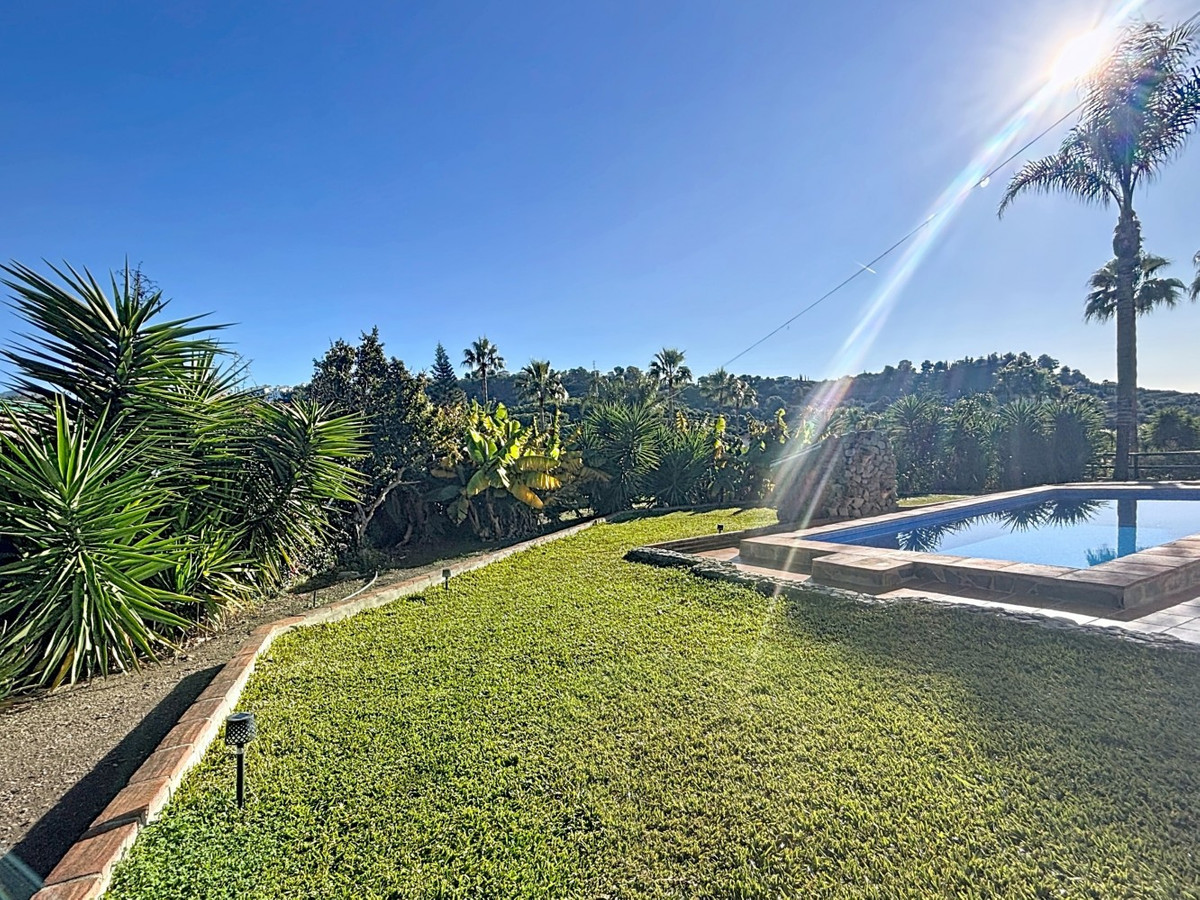 9335302e5b989bbb7fd08b066c86eb8d - 32