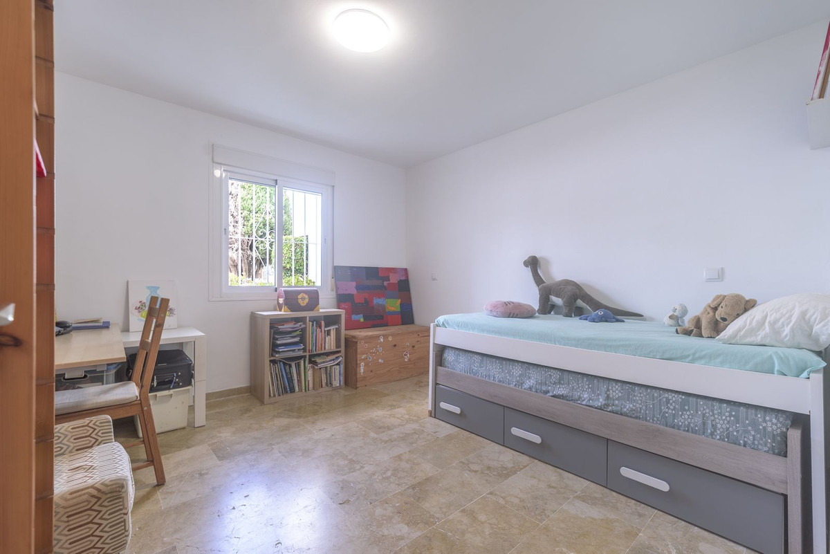 9418b0cf3b9c60231aa0afb8aca29710 - 19