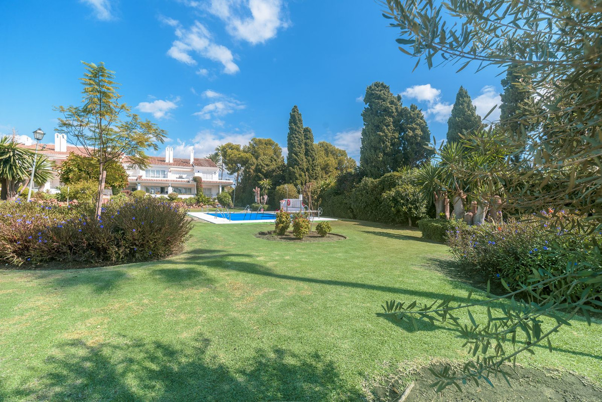 9418b0cf3b9c60231aa0afb8aca29710 - 37