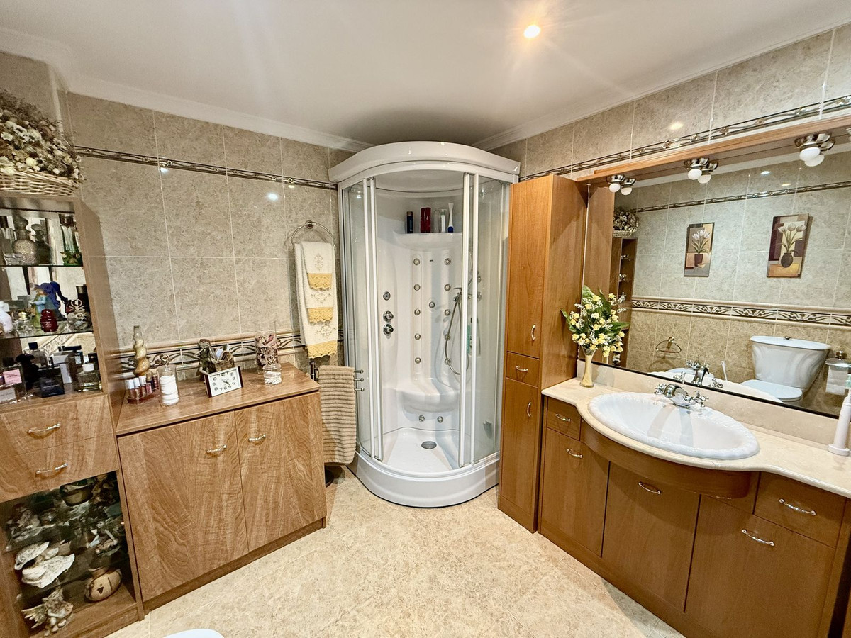 950a22e32160ae786337566347cae14d - 23