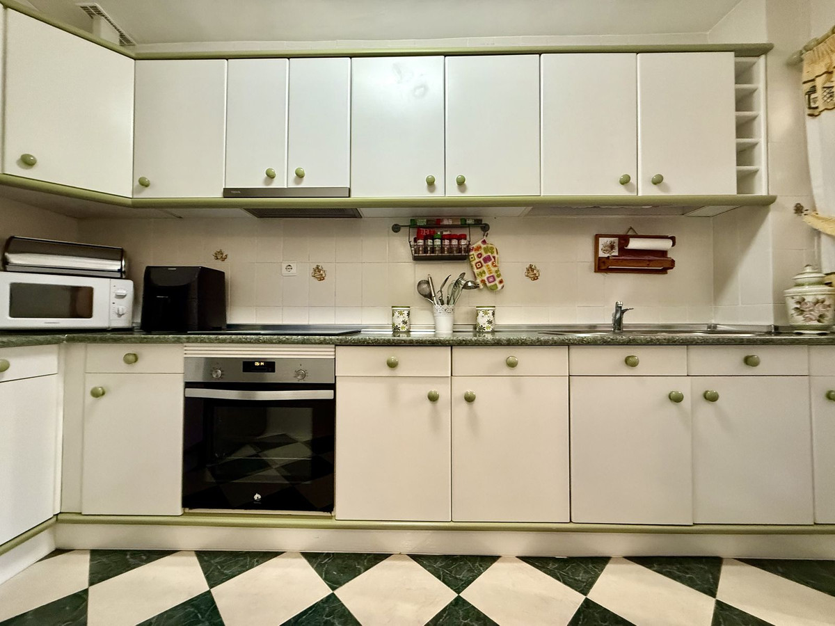 950a22e32160ae786337566347cae14d - 4