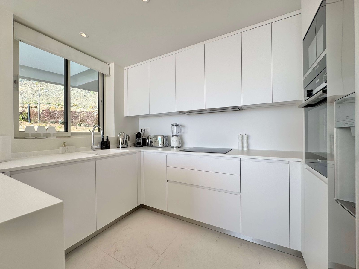 96da288313f13d3426e3f0788c657cbb - 10