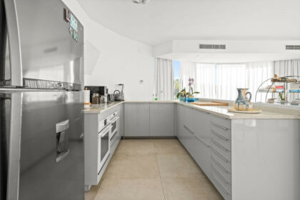 97c8a5387b14a17f010d0376e7615ea9 - 18