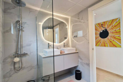 99f0d220b1cc3d007a31f84d68296d70 - 18