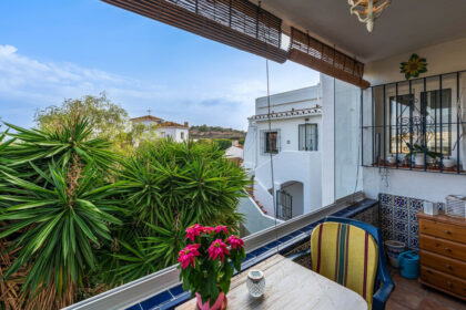 99fdefe5da240457eeebeb4f295b591a - 10