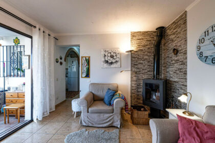 99fdefe5da240457eeebeb4f295b591a - 2