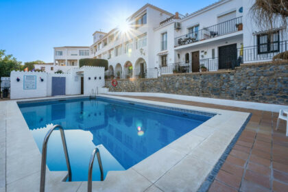 99fdefe5da240457eeebeb4f295b591a - 35