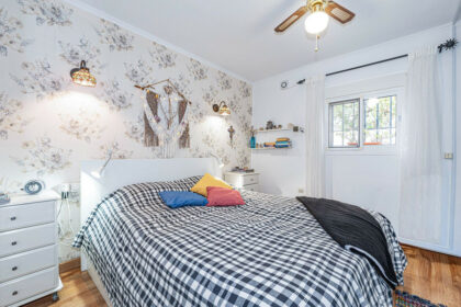 99fdefe5da240457eeebeb4f295b591a - 4