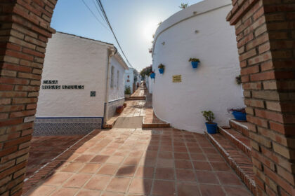 99fdefe5da240457eeebeb4f295b591a - 42