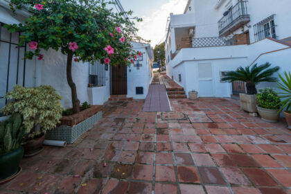 99fdefe5da240457eeebeb4f295b591a - 43