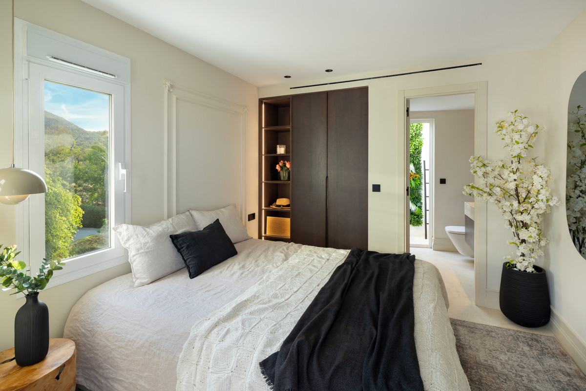 9a9f37575c0d84e6a1347ffa6c662a57 - 12