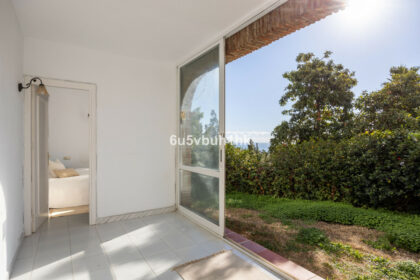 9acffb66368a5de04e9954a2b4d37040 - 24