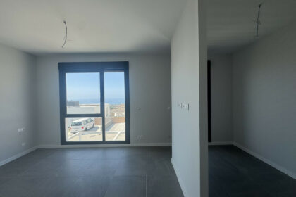 9dfa7af43864a576935bdb989e4c59ad - 12