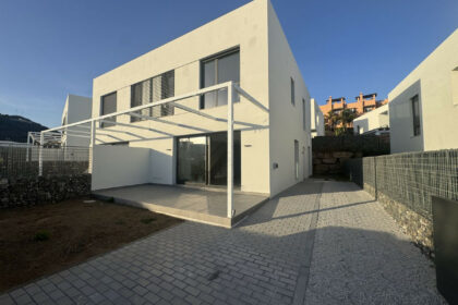 9dfa7af43864a576935bdb989e4c59ad - 20