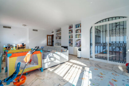 9f3117e26db13eb148053fee2fe2eb45 - 14