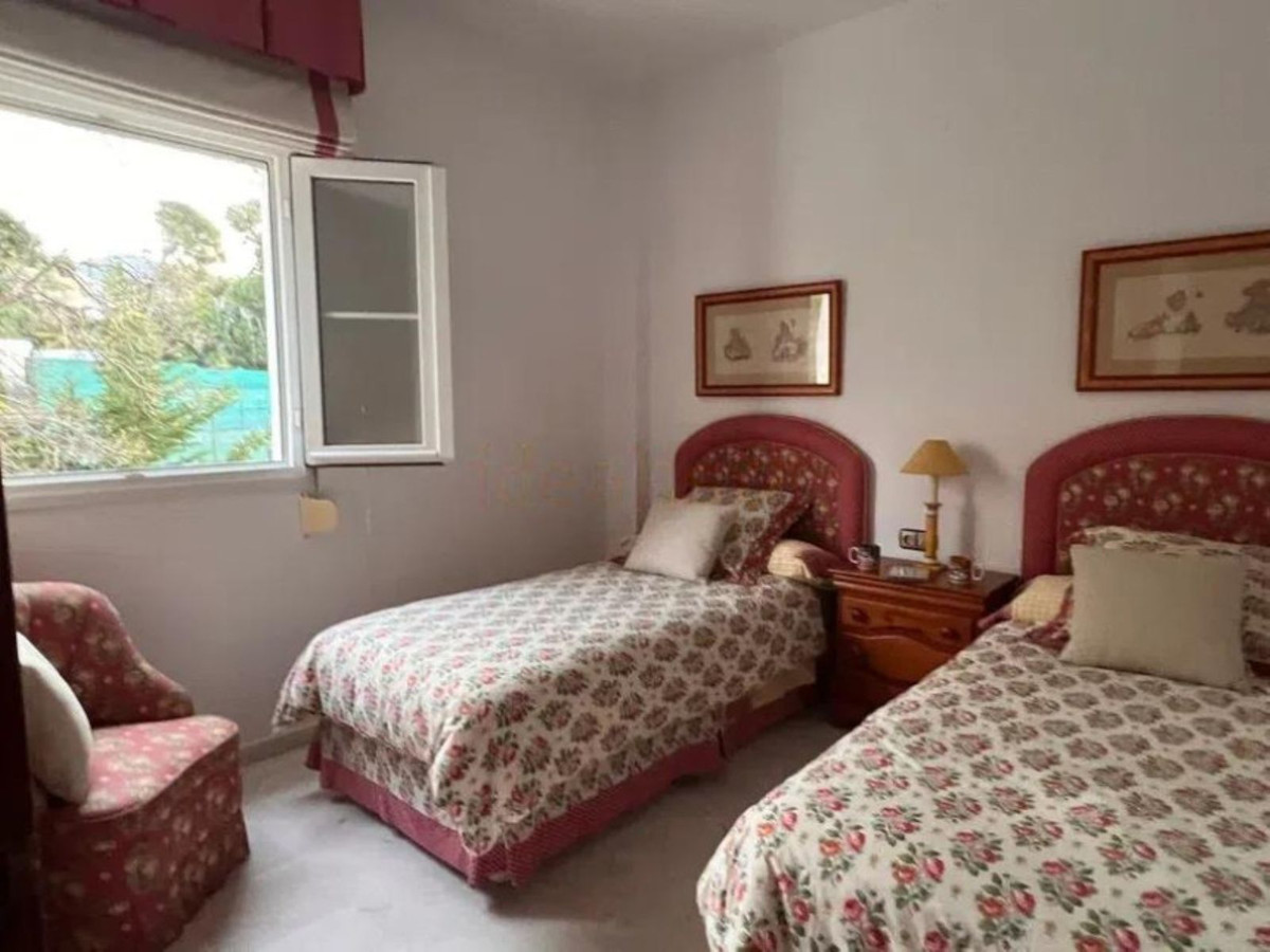 9f81c73933c69eda73814d3732f808ab - 12