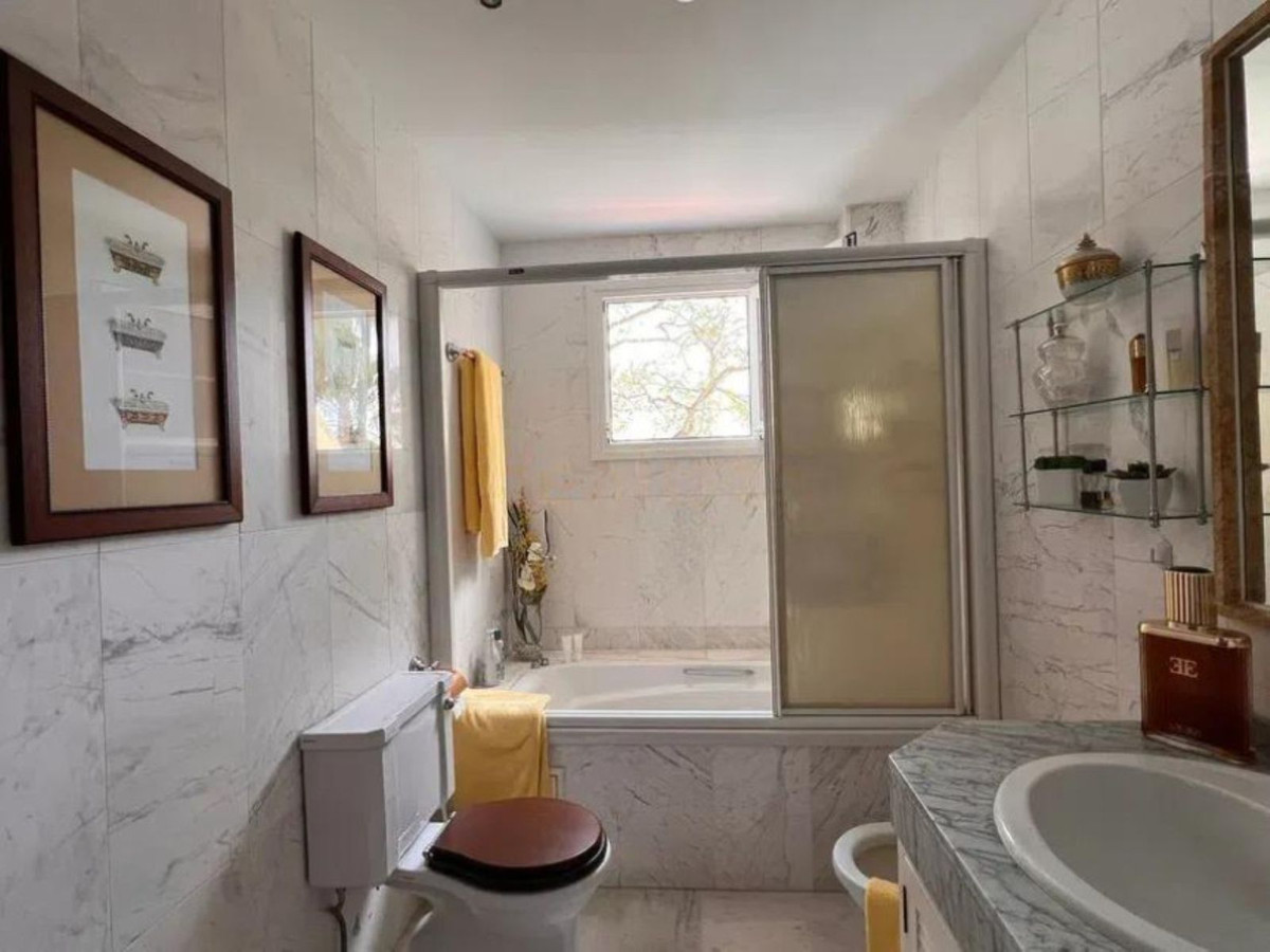 9f81c73933c69eda73814d3732f808ab - 17