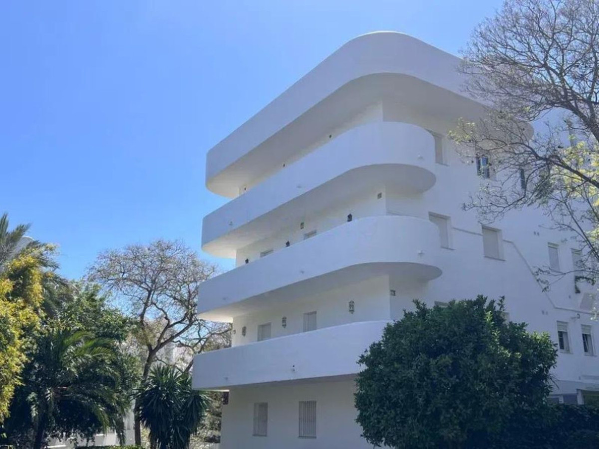 9f81c73933c69eda73814d3732f808ab - 8