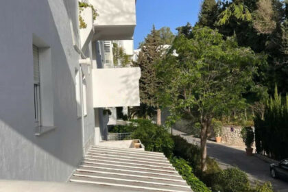 9f81c73933c69eda73814d3732f808ab - 9