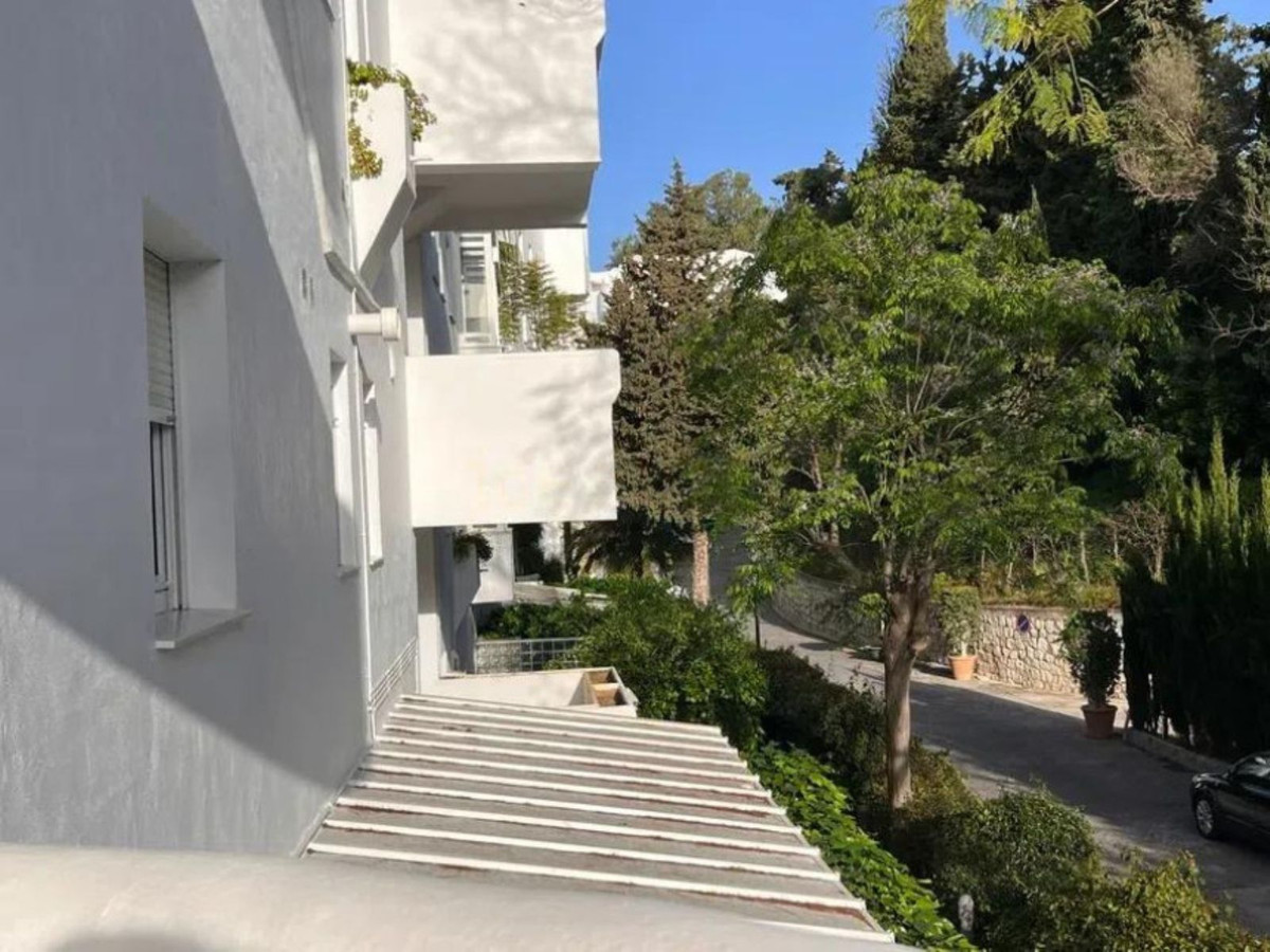 9f81c73933c69eda73814d3732f808ab - 9