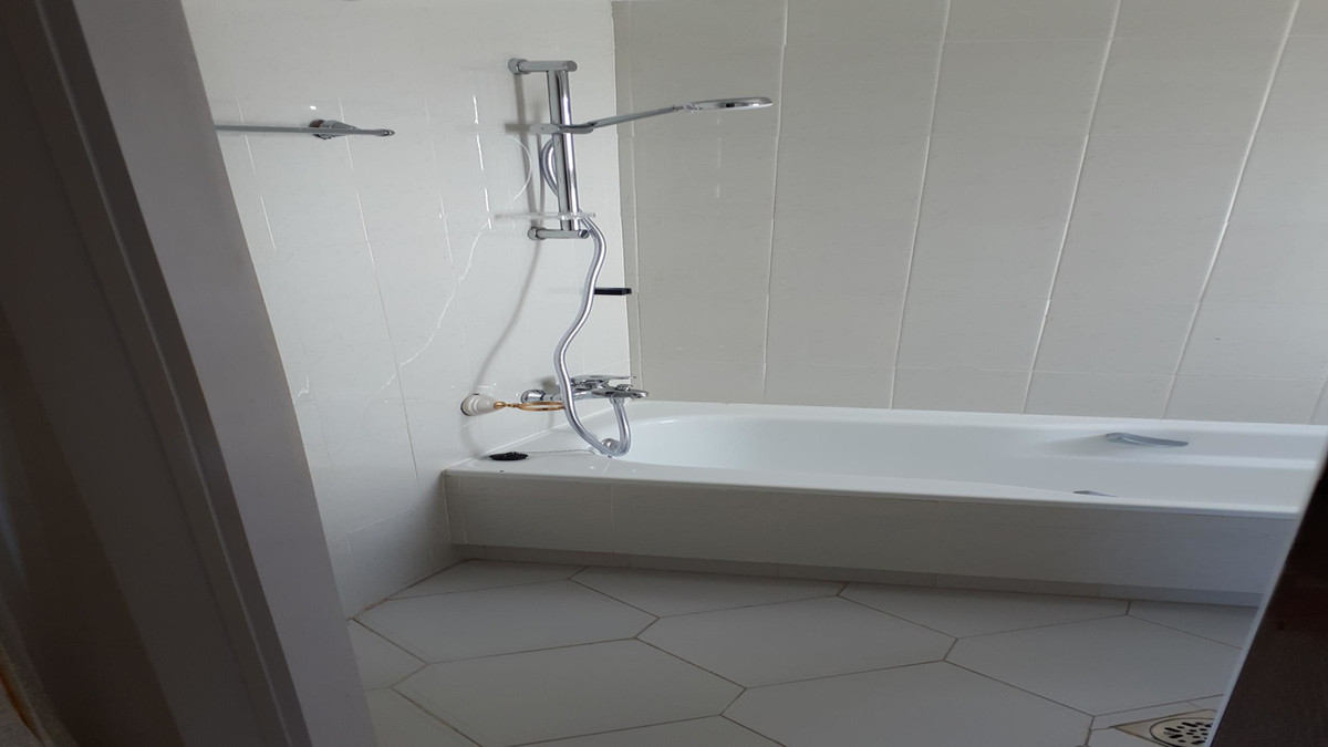 a0cc5139250c2cd59d4ef4bc87e5e883 - 24