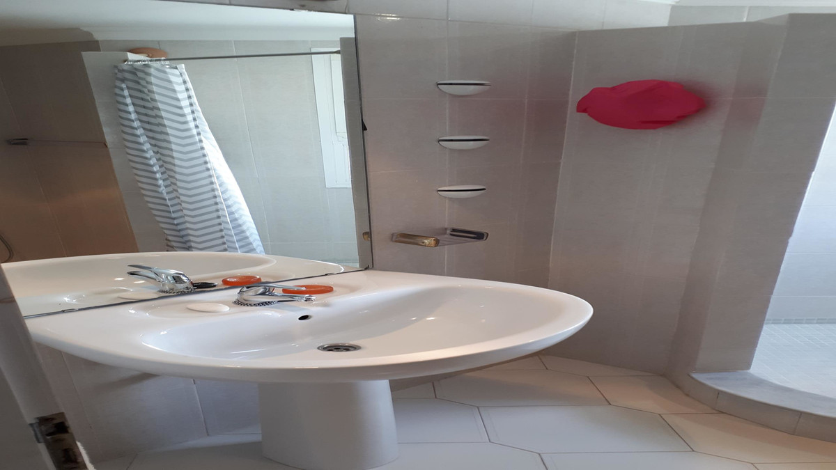 a0cc5139250c2cd59d4ef4bc87e5e883 - 27