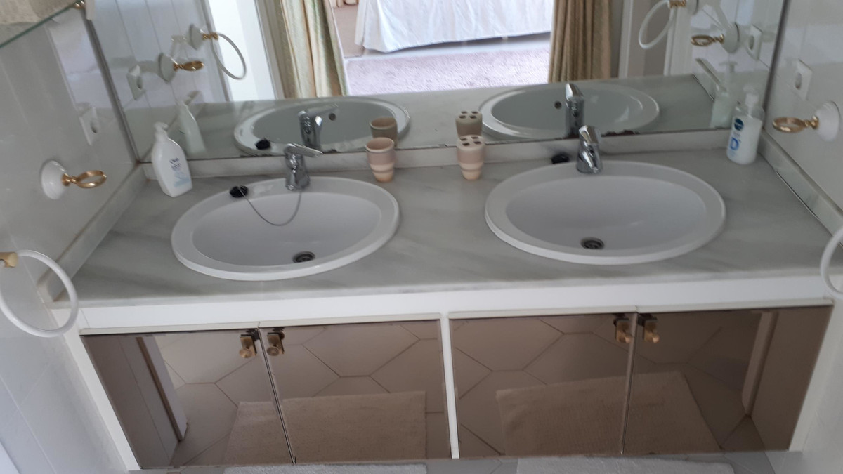 a0cc5139250c2cd59d4ef4bc87e5e883 - 30