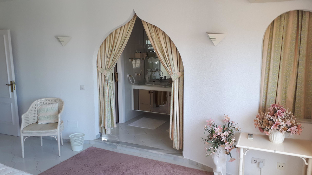 a0cc5139250c2cd59d4ef4bc87e5e883 - 33