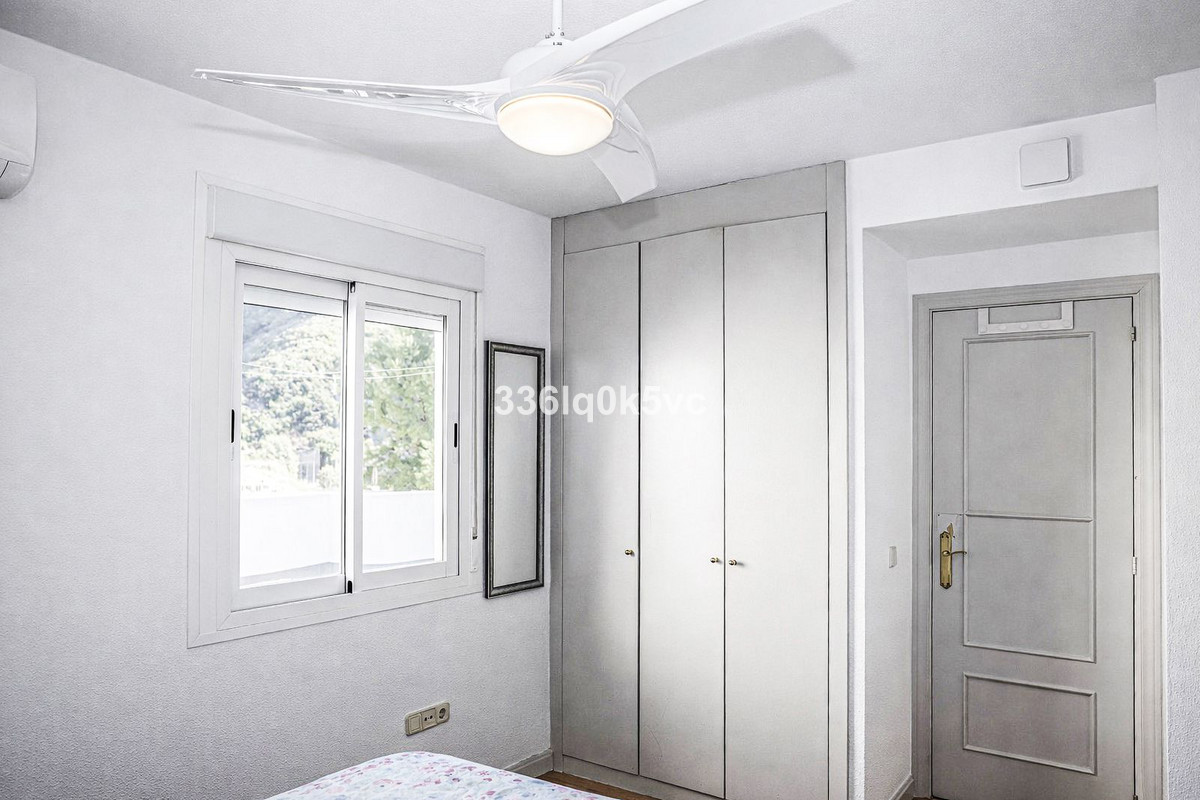 a15978e2207dbd4b1a33bc7dda6a8240 - 20