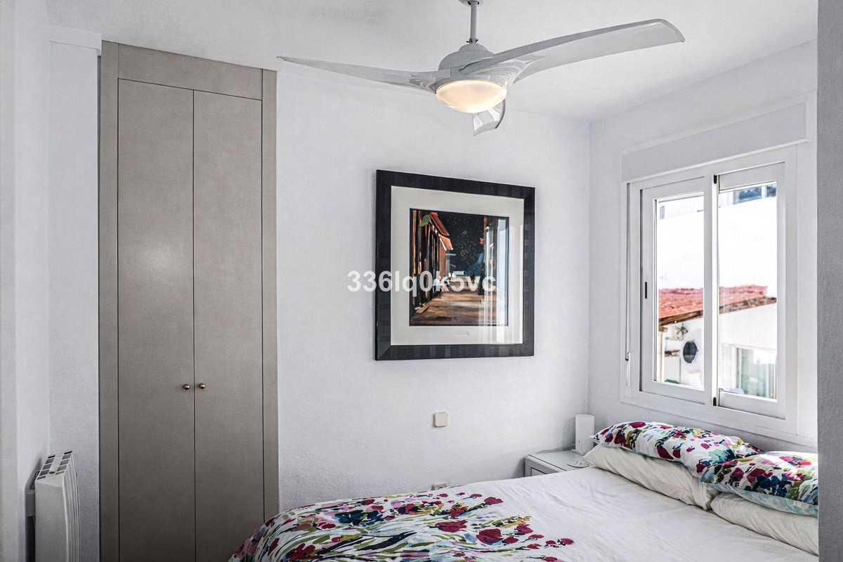 a15978e2207dbd4b1a33bc7dda6a8240 - 23