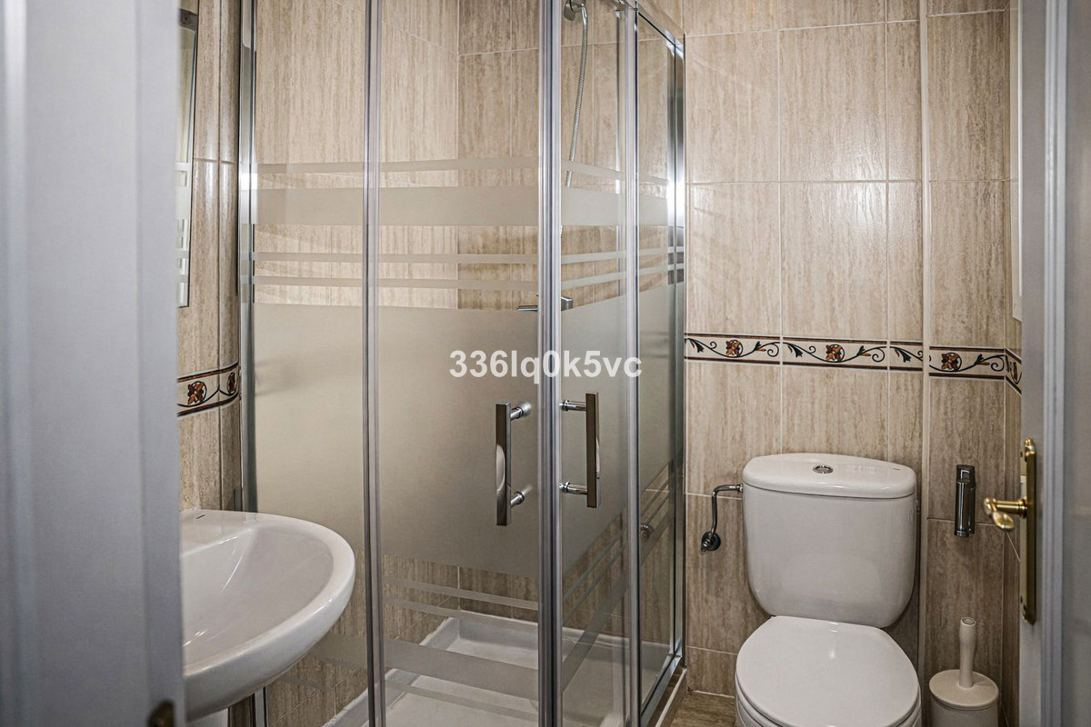 a15978e2207dbd4b1a33bc7dda6a8240 - 24