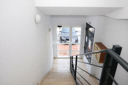 a15978e2207dbd4b1a33bc7dda6a8240 - 25