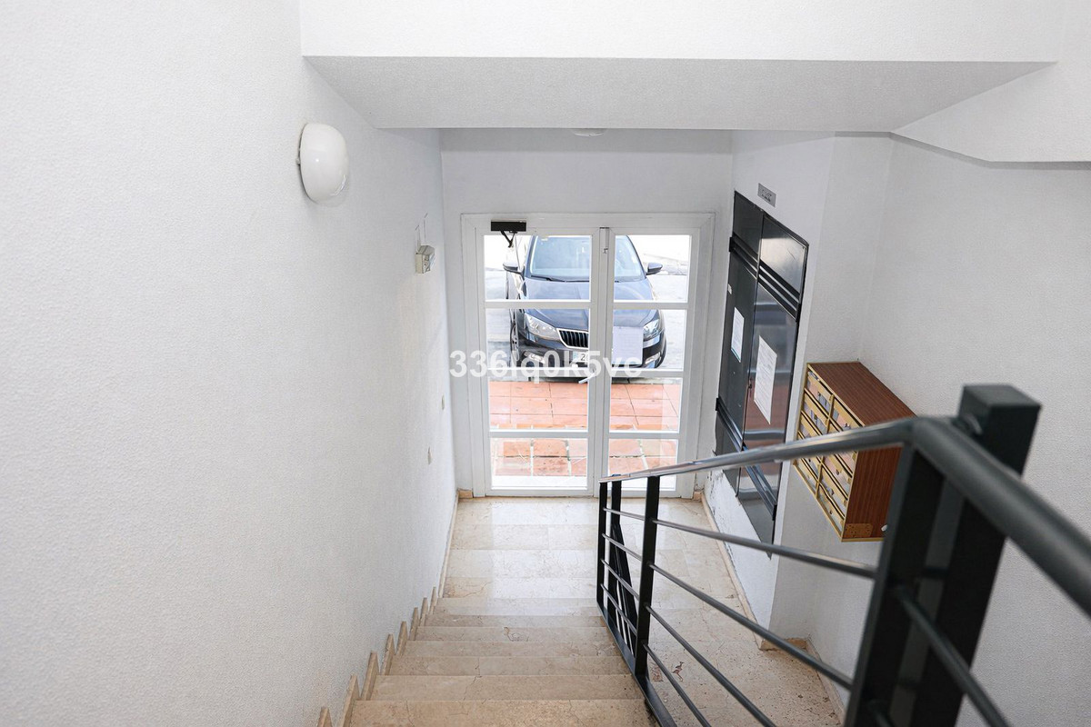 a15978e2207dbd4b1a33bc7dda6a8240 - 25