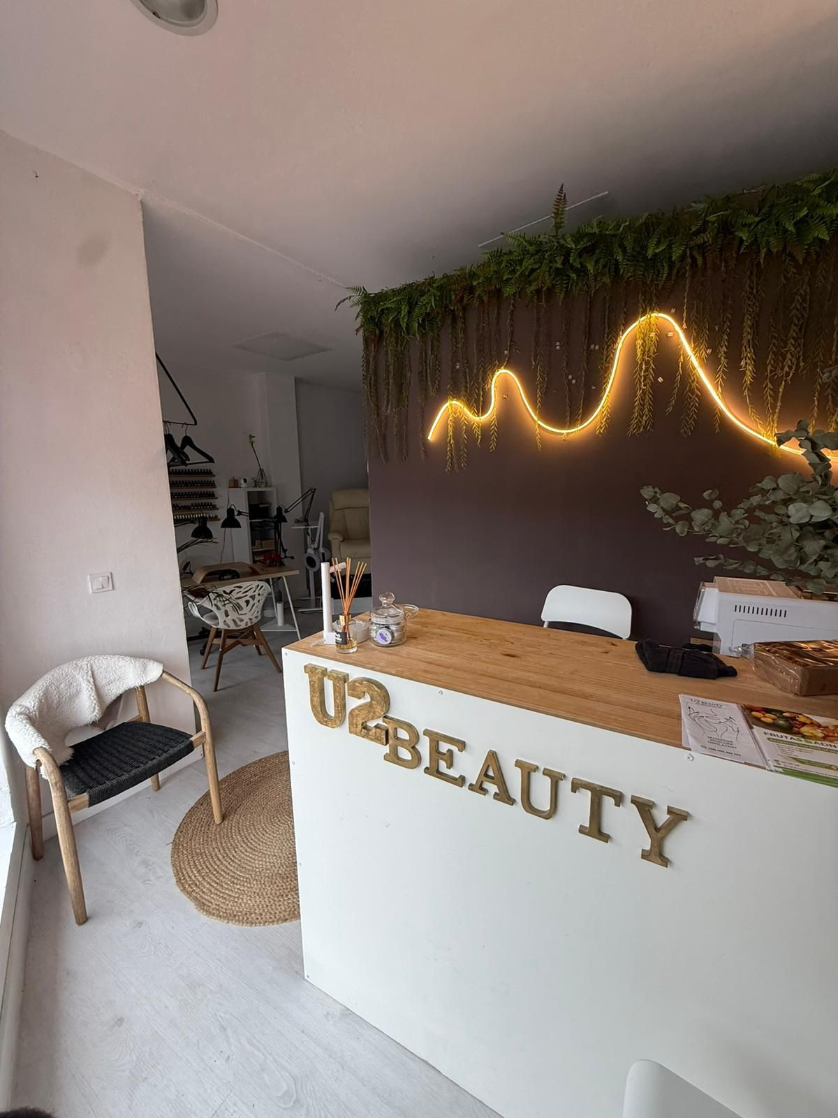 a1ca0c81fce1f9e4c6ad12b1ab250246 - 1