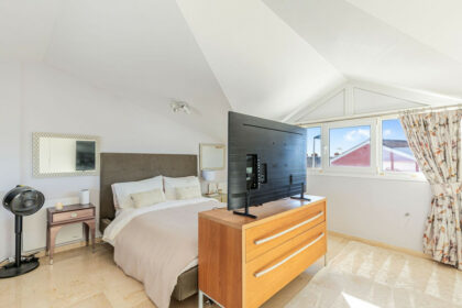 a51884f58962e421ccdbfb4a0d424eb2 - 24